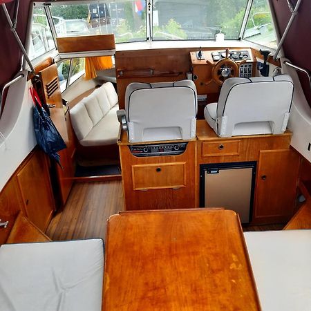 ホテル Motor Yacht Almaz アムステルダム エクステリア 写真