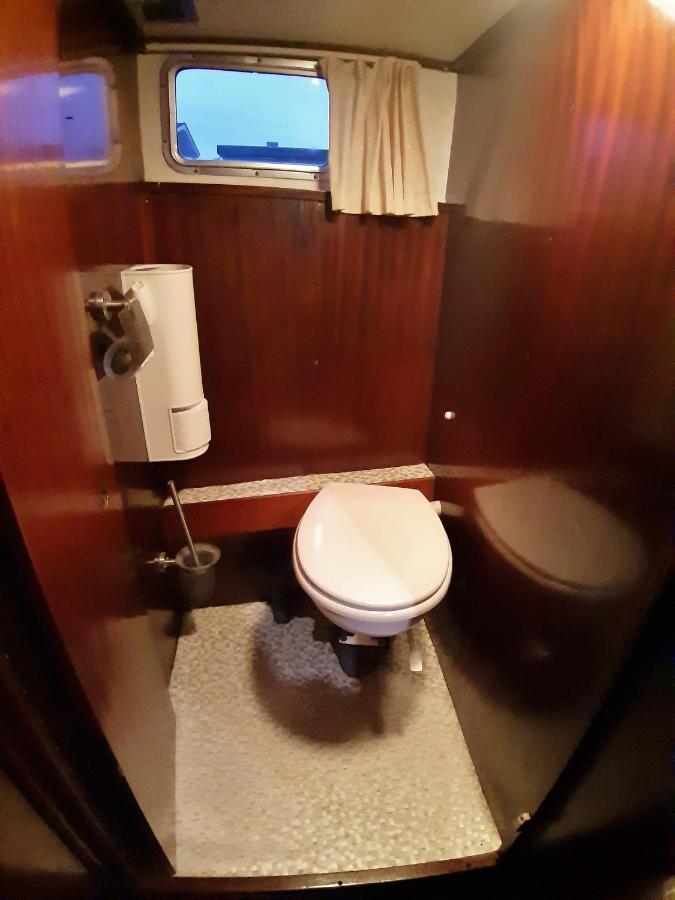 ホテル Motor Yacht Almaz アムステルダム エクステリア 写真