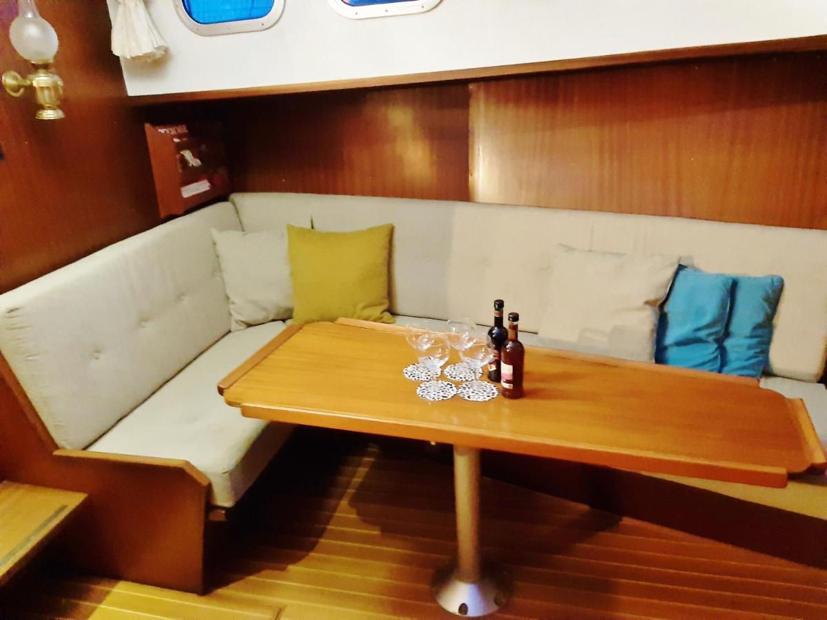 ホテル Motor Yacht Almaz アムステルダム エクステリア 写真