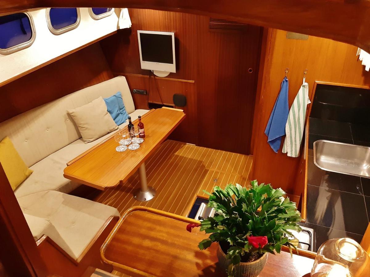 ホテル Motor Yacht Almaz アムステルダム エクステリア 写真