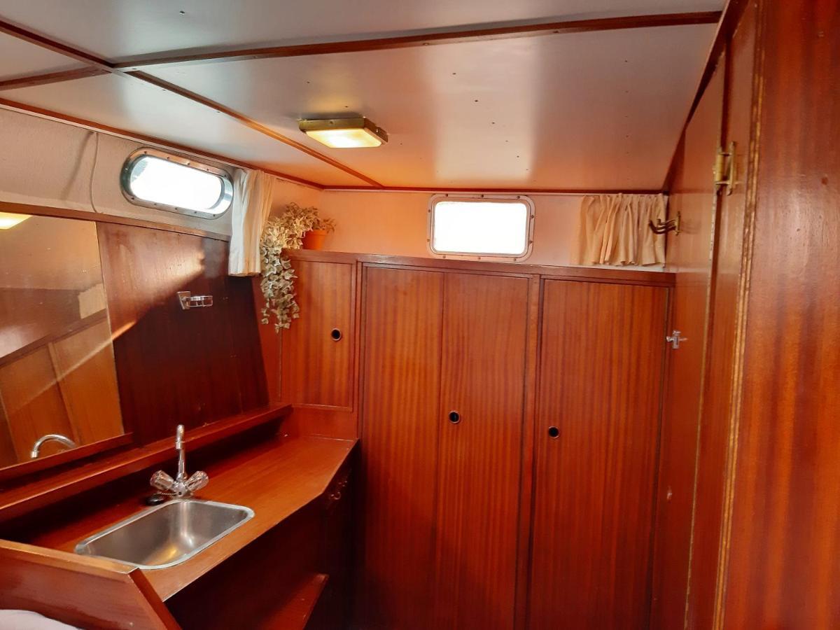 ホテル Motor Yacht Almaz アムステルダム エクステリア 写真