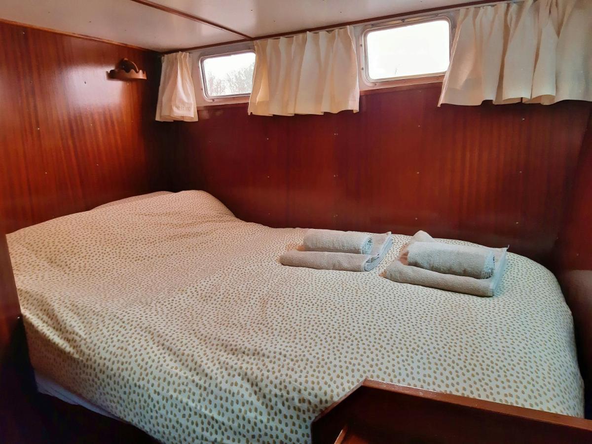 ホテル Motor Yacht Almaz アムステルダム エクステリア 写真