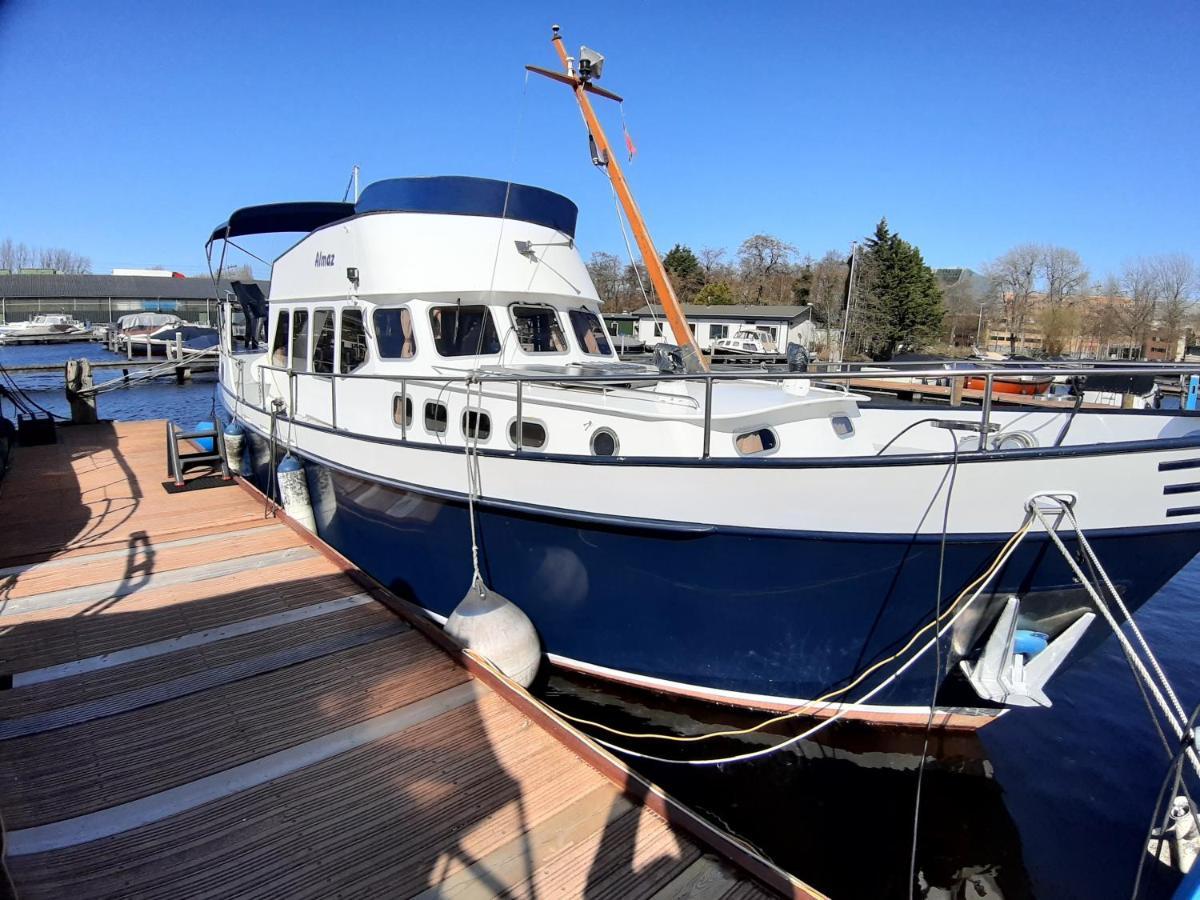 ホテル Motor Yacht Almaz アムステルダム エクステリア 写真