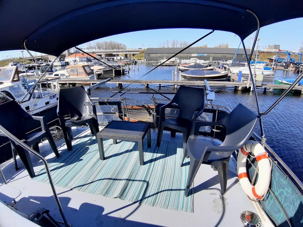 ホテル Motor Yacht Almaz アムステルダム エクステリア 写真